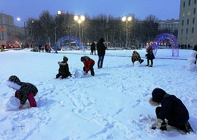 Церемония зажжения огней на Главной ёлке города