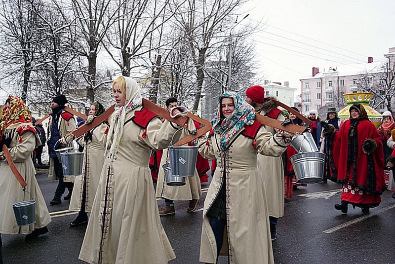 Новогоднее шествие Дедов Морозов