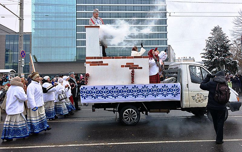 Новогоднее шествие Дедов Морозов