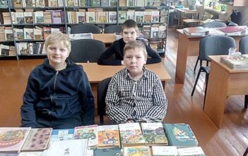 Патриотический час «И помнит мир спасённый…»