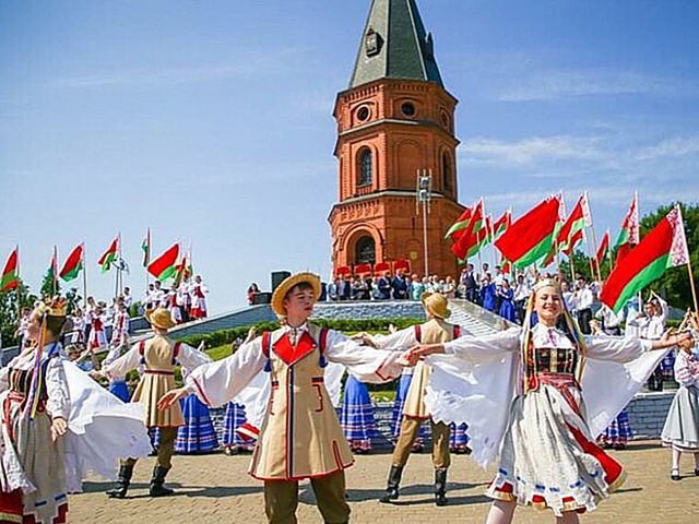 Торжественный митинг на Буйничском поле