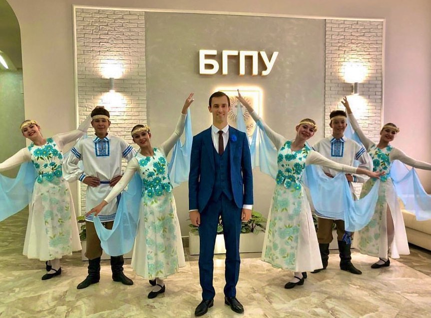 Болеем за наших!