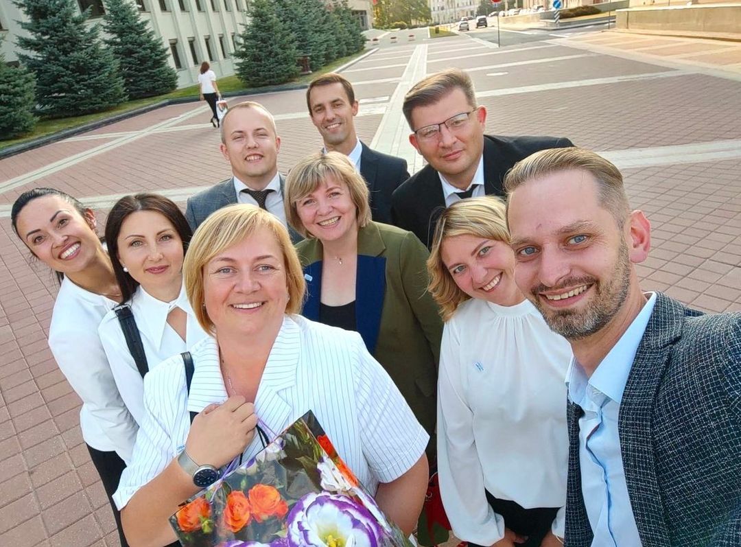 Болеем за наших!