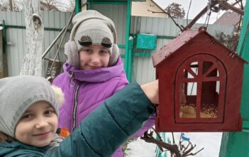 Покормите птиц зимой!