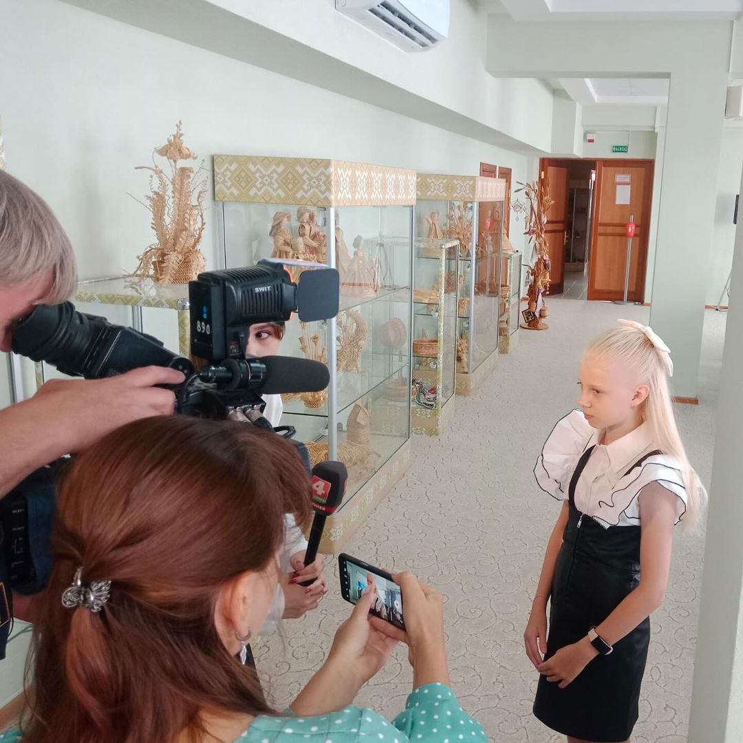 Областной конкурс детских рисунков и фотографий «Война и мир глазами детей»и