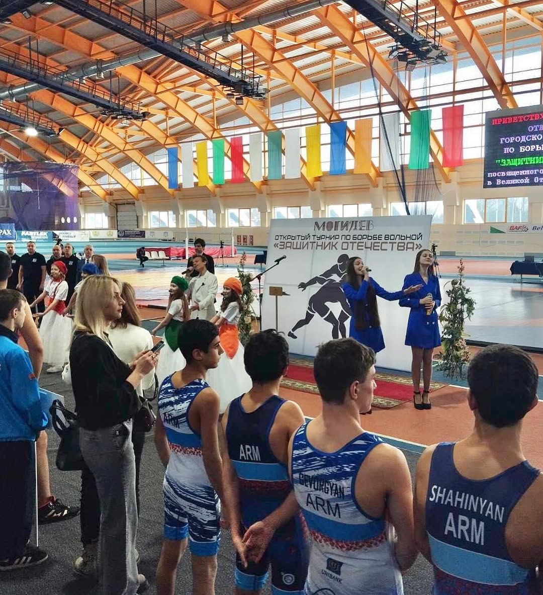 Болеем за наших