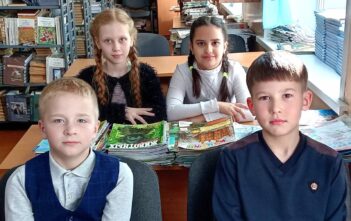 Патриотический час «И помнит мир спасённый»