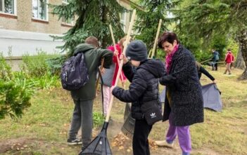 Трудовой десант «Опавшие листья»