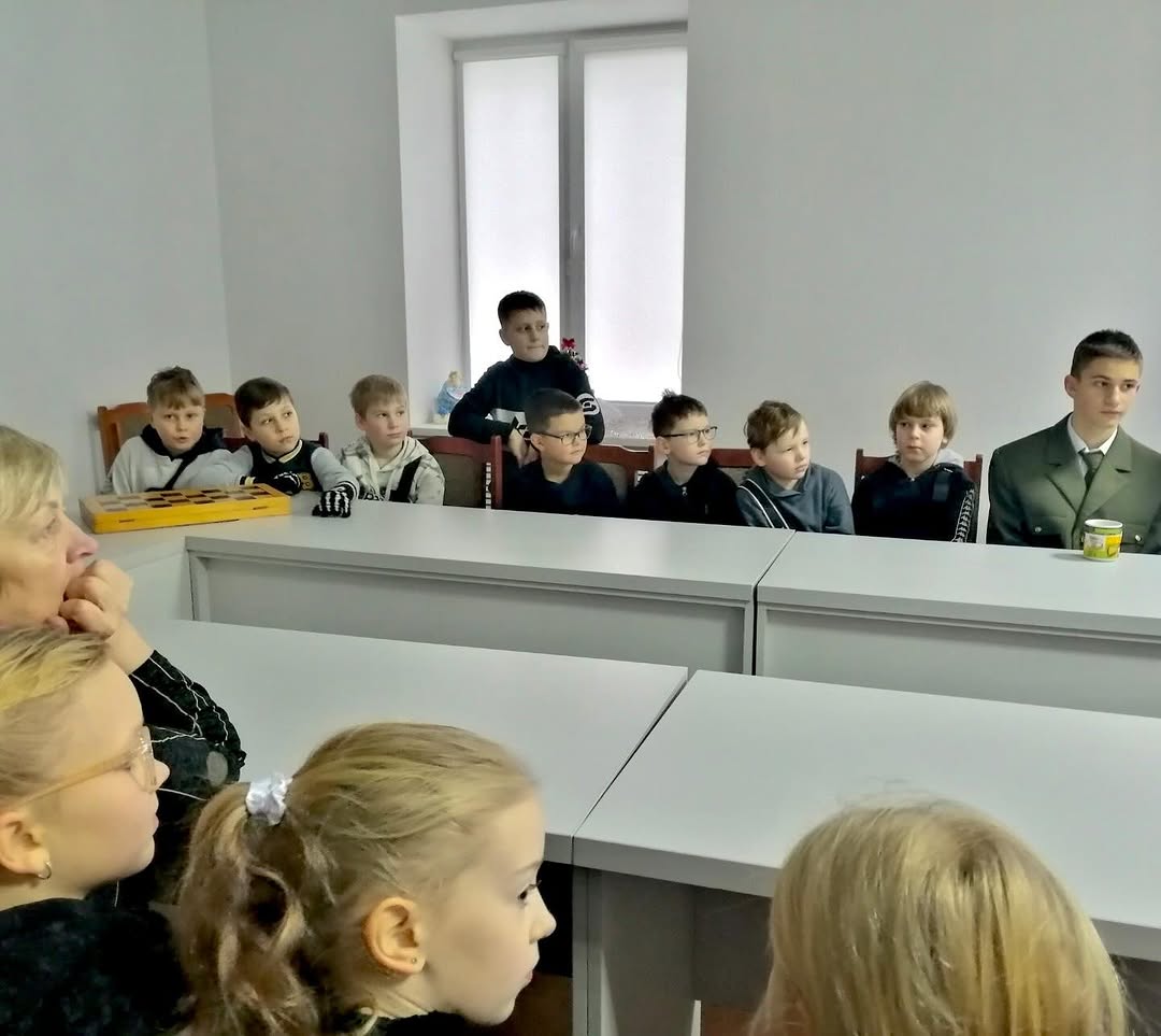 Памяти павших будем достойны