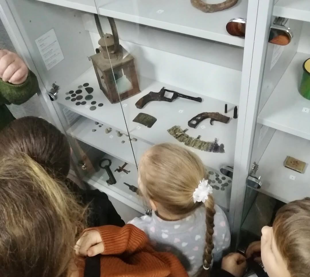 Памяти павших будем достойны