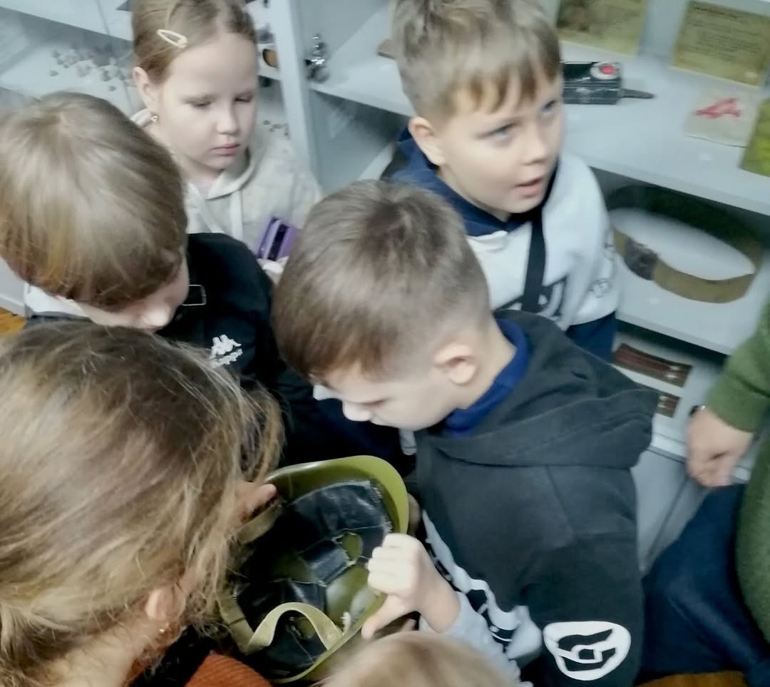 Памяти павших будем достойны