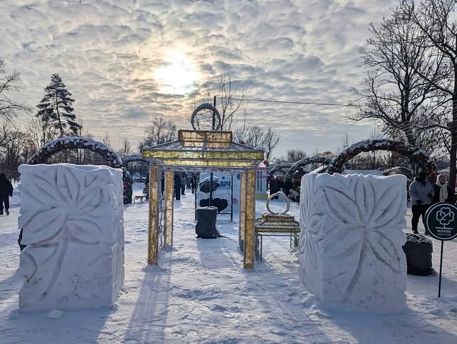 Сказка из льда и снега