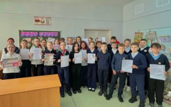 Юных героев помним