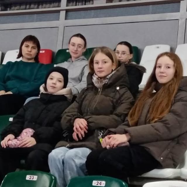 Болеем за наших