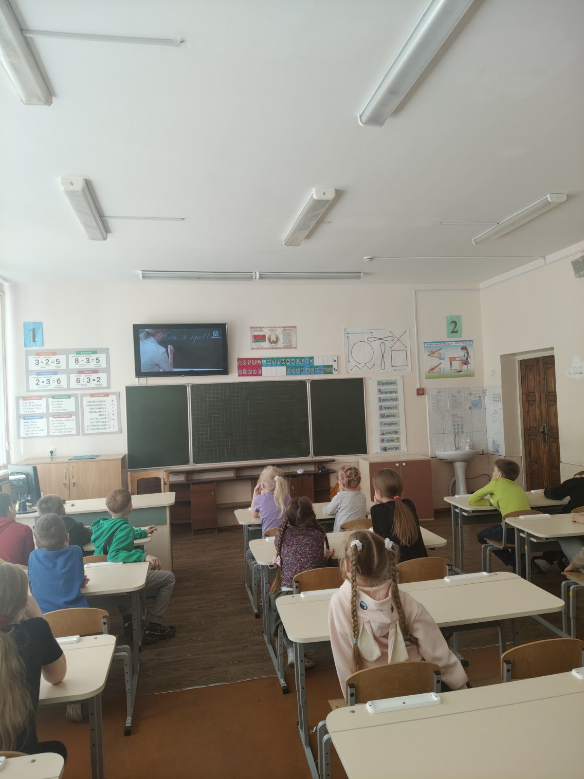 Сегодня на базе школы начал свою работу оздоровительный лагерь «Родничок»