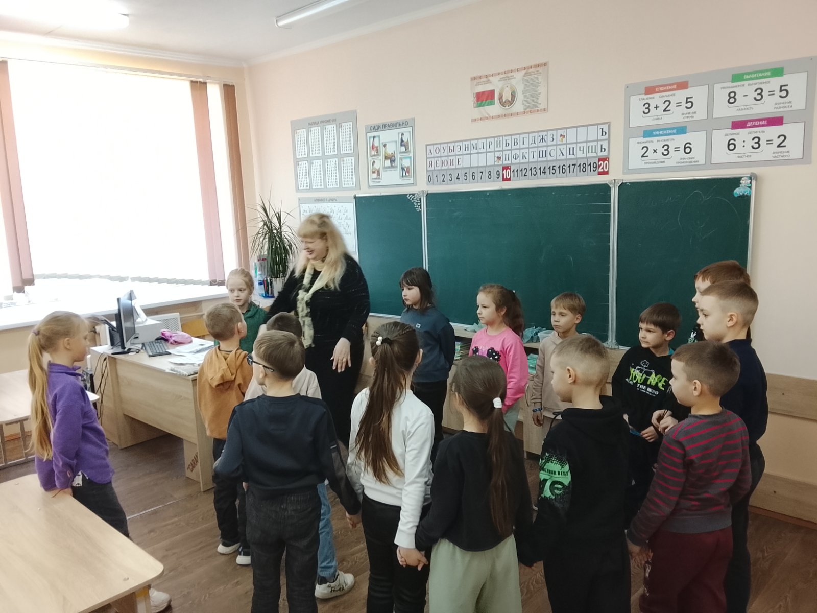 Сегодня на базе школы начал свою работу оздоровительный лагерь «Родничок»