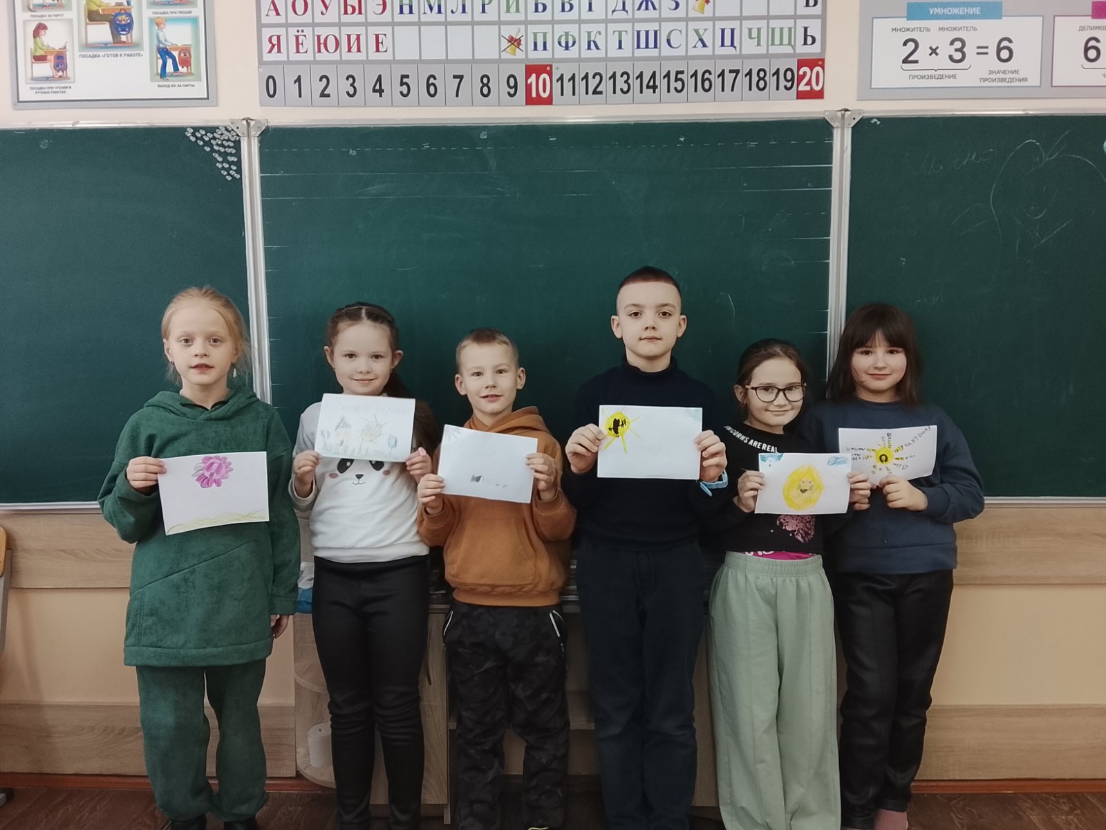 Сегодня на базе школы начал свою работу оздоровительный лагерь «Родничок»